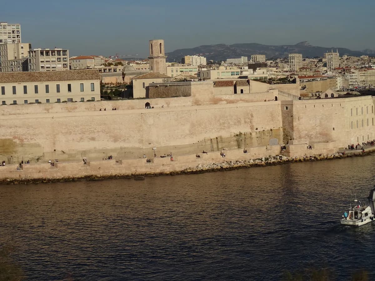 Fort Saint-Jean, Marseille: Fort, Gardens & MuCEM Bridge (2026)